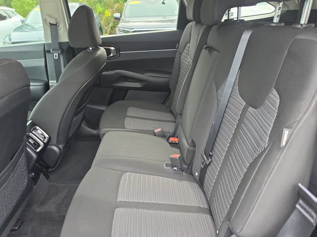 Certified 2024 Kia Sorento LX FWD image 11