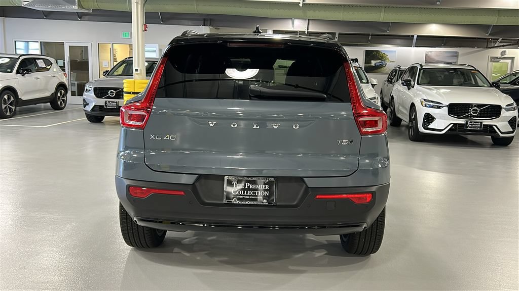 Used 2022 Volvo XC40 T5 R-Design w/ Advanced Package AWD/4WD image 5