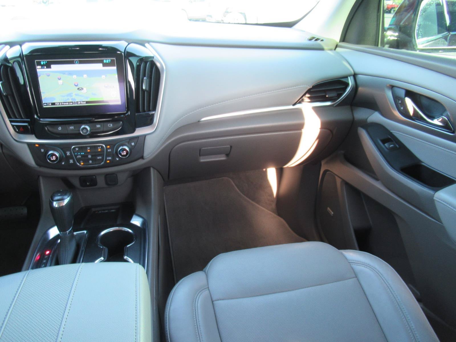 Used 2019 Chevrolet Traverse Premier w/ Driver Confidence II Package FWD image 14
