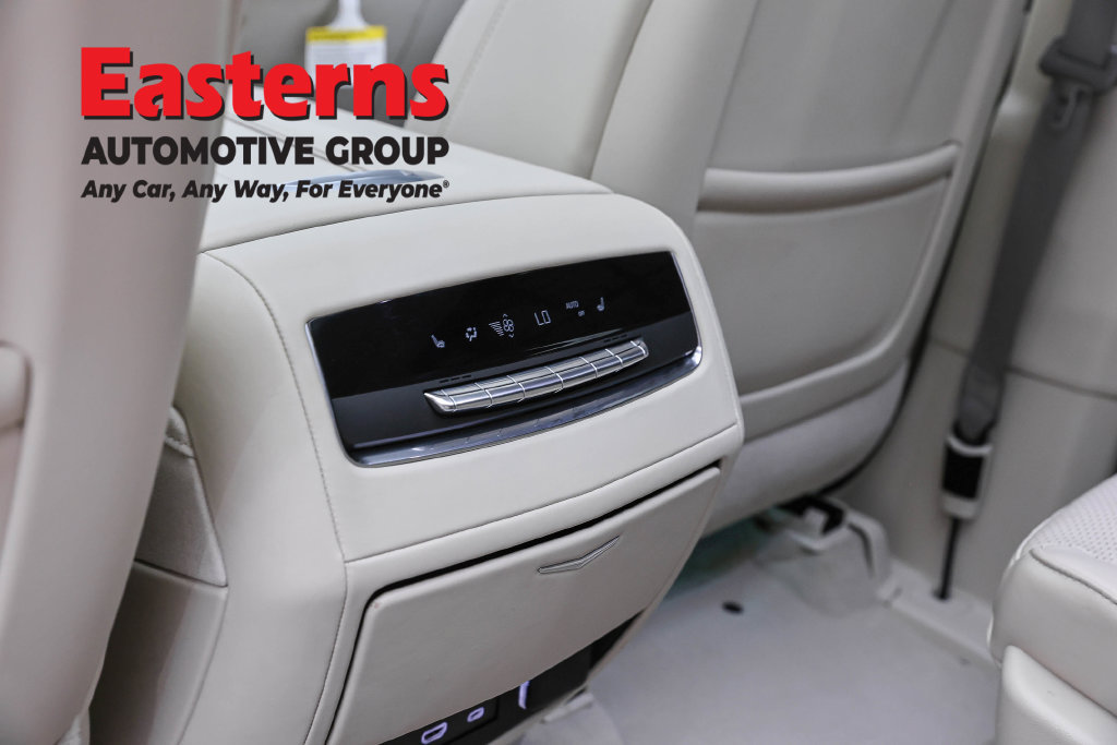 Used 2024 Cadillac Escalade ESV Sport Platinum w/ LPO, ONYX Package AWD/4WD image 27