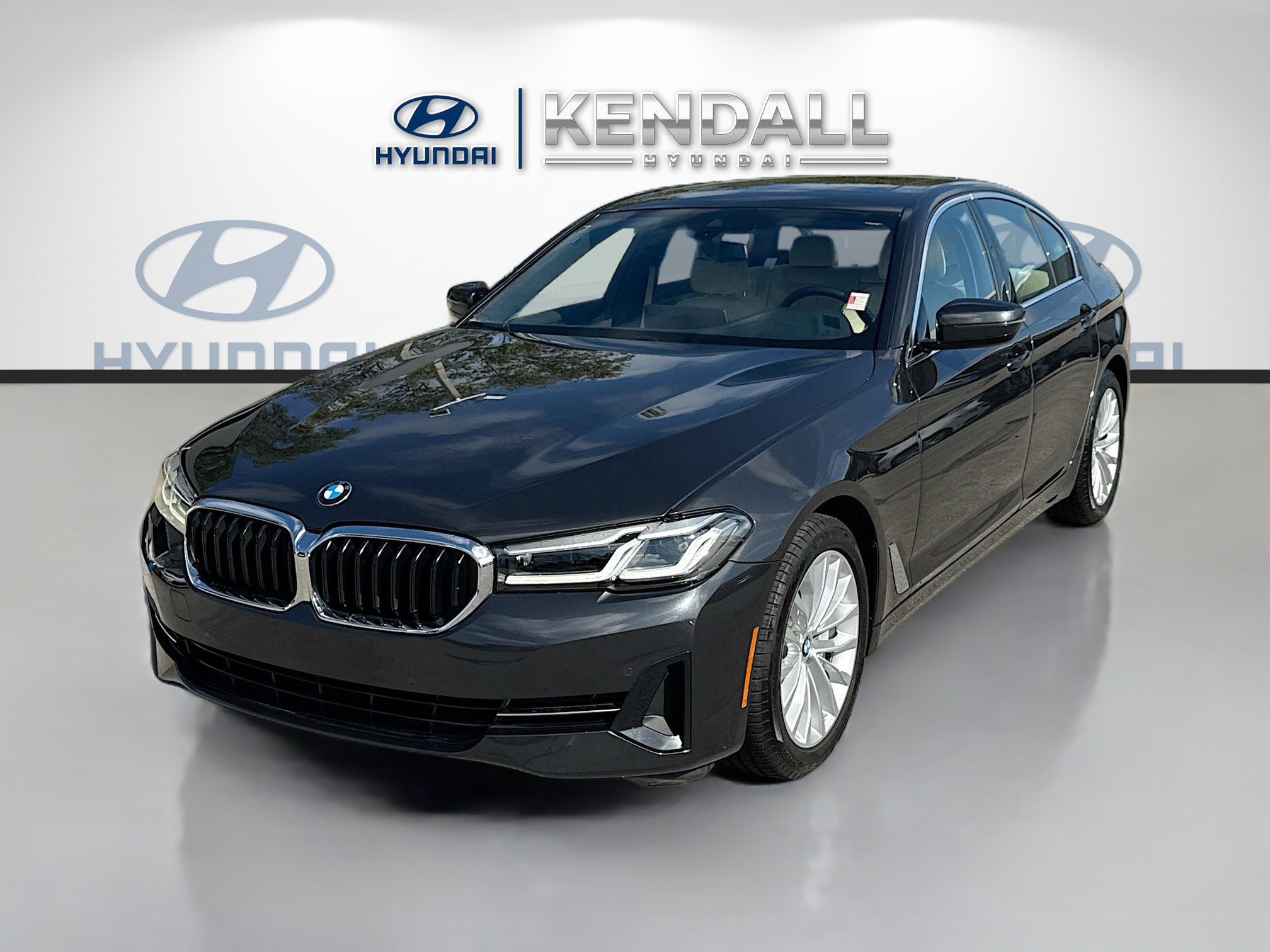 Used 2022 BMW 530i xDrive image 3