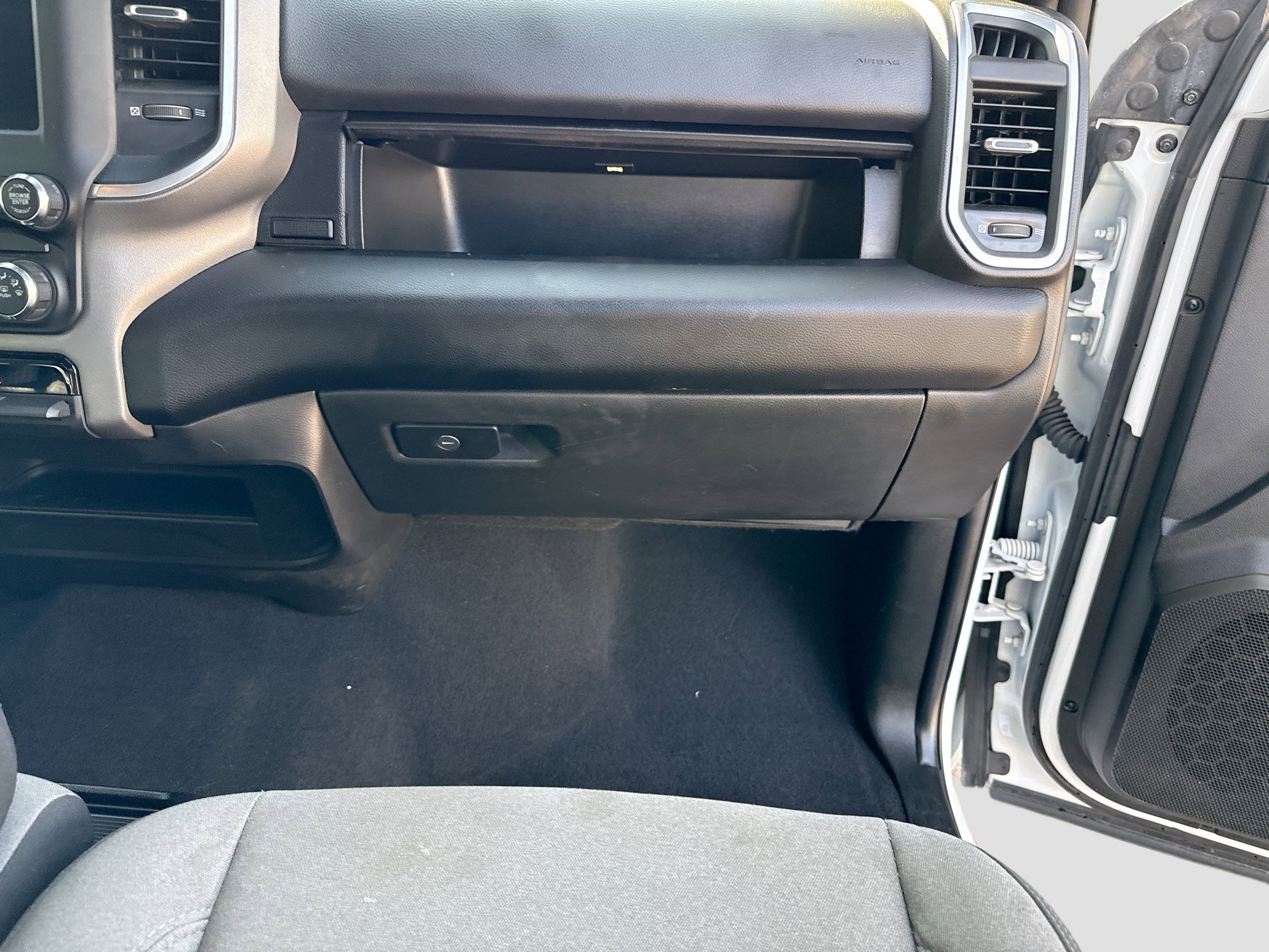 Used 2024 RAM 3500 Big Horn image 17