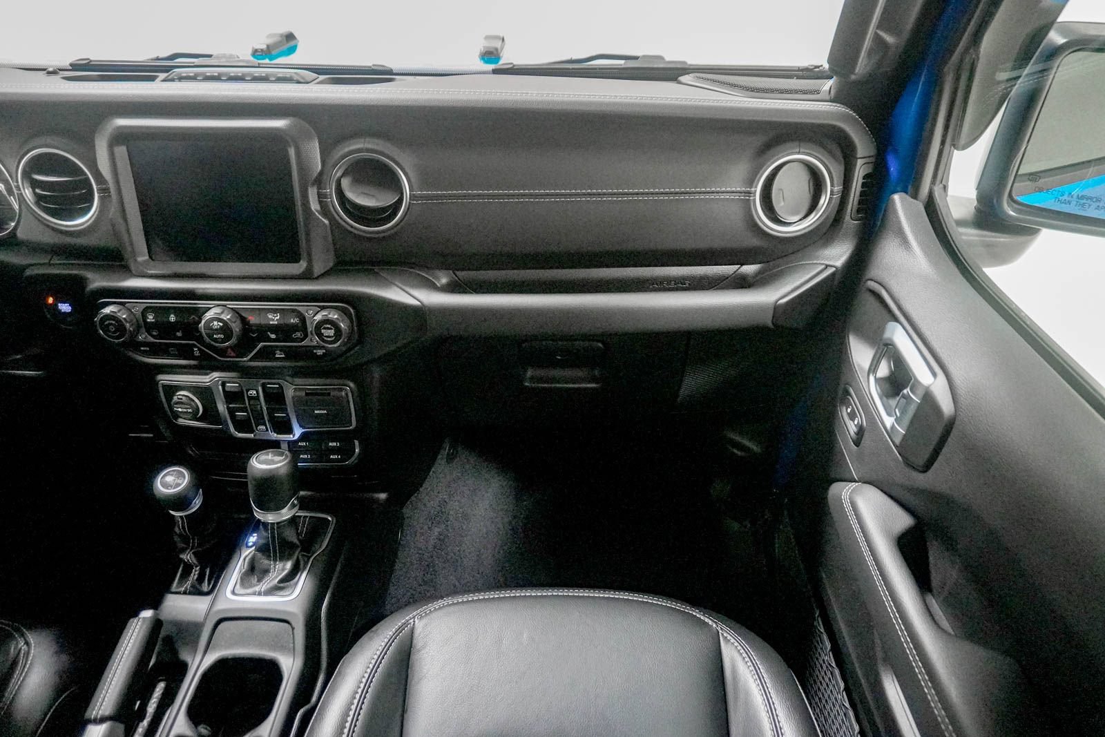 Used 2023 Jeep Wrangler Unlimited Sahara w/ Cold Weather Group AWD/4WD image 29