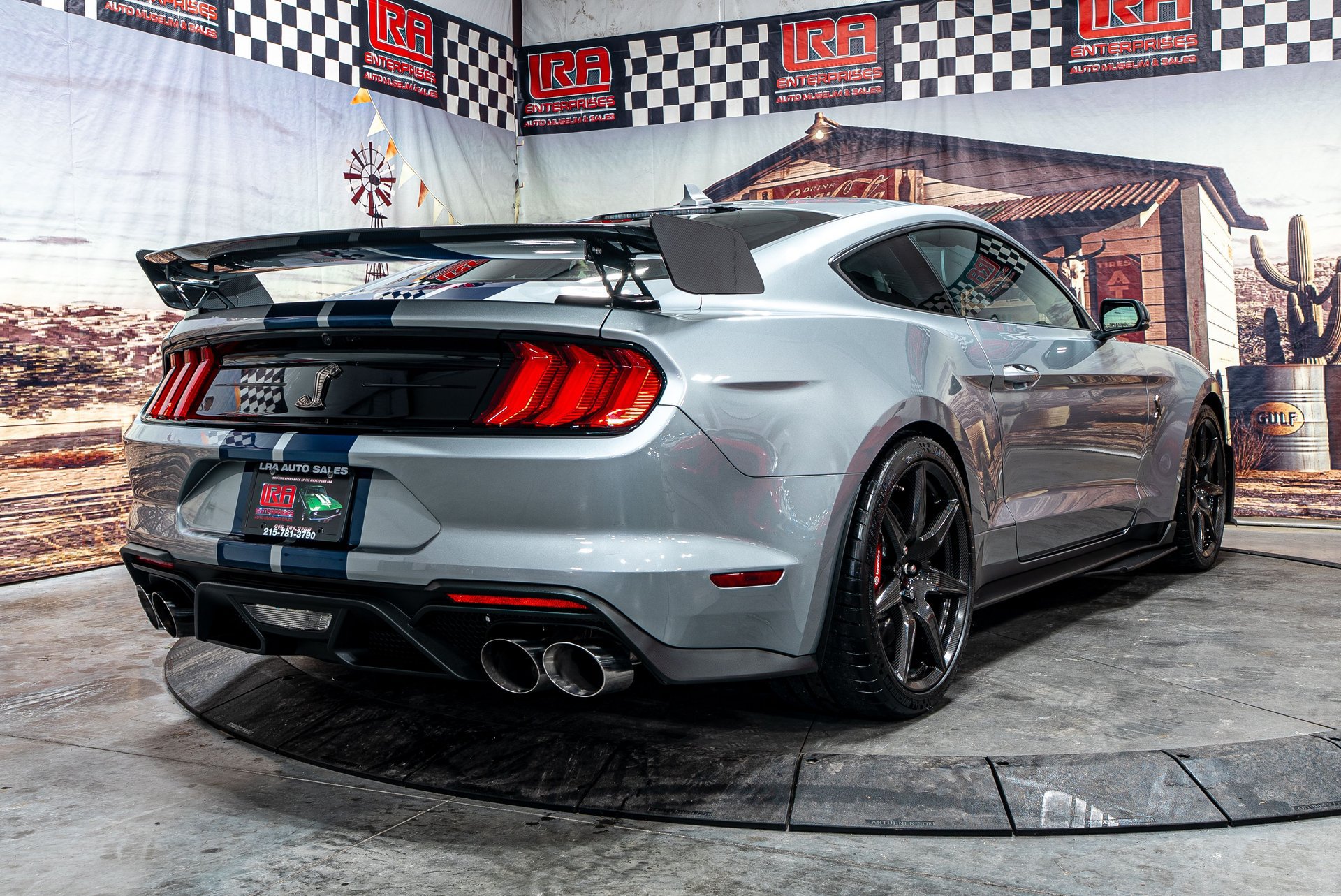 Used 2022 Ford Mustang Shelby GT500 w/ Carbon Fiber Track Pack RWD image 7