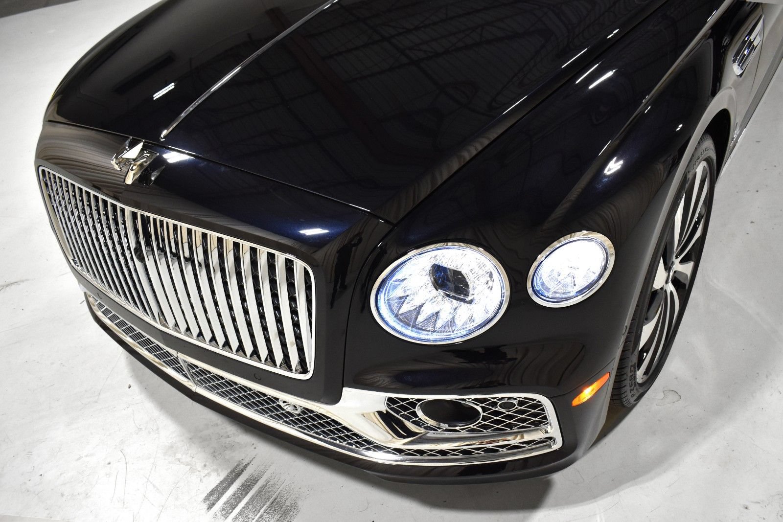 Certified 2023 Bentley Flying Spur Azure AWD/4WD image 14