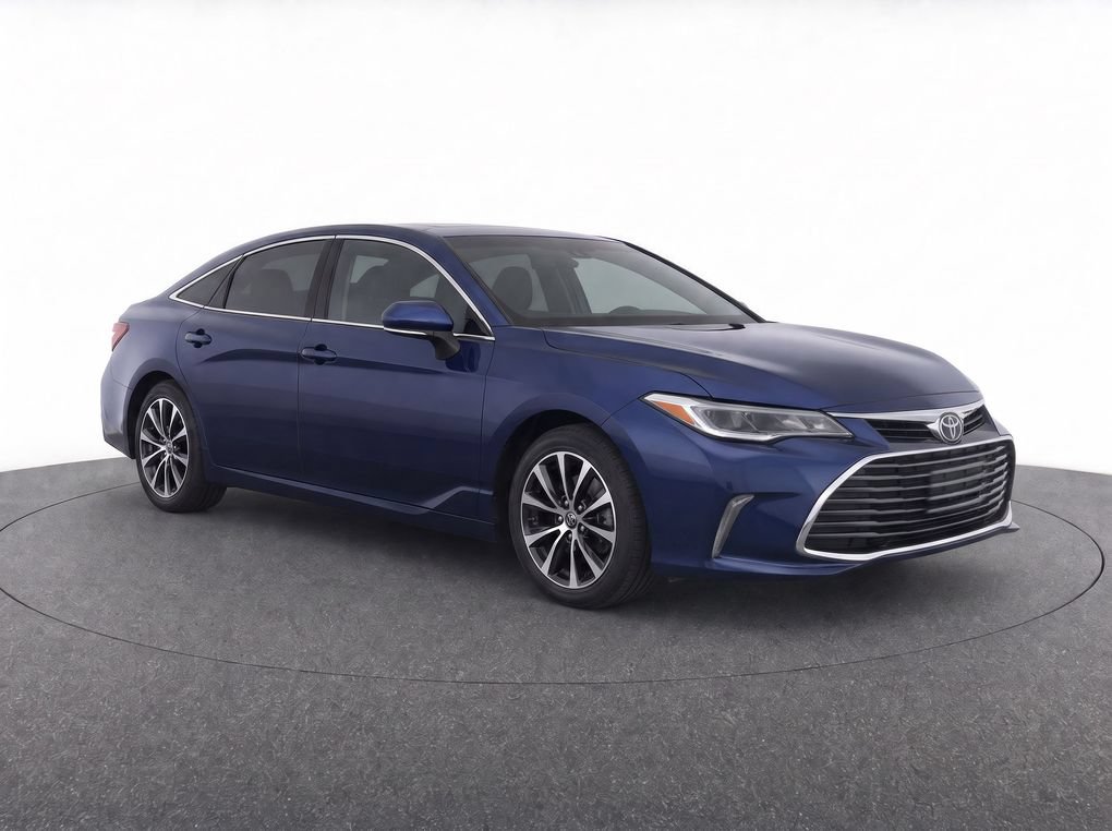 Used 2016 Toyota Avalon XLE FWD image 2