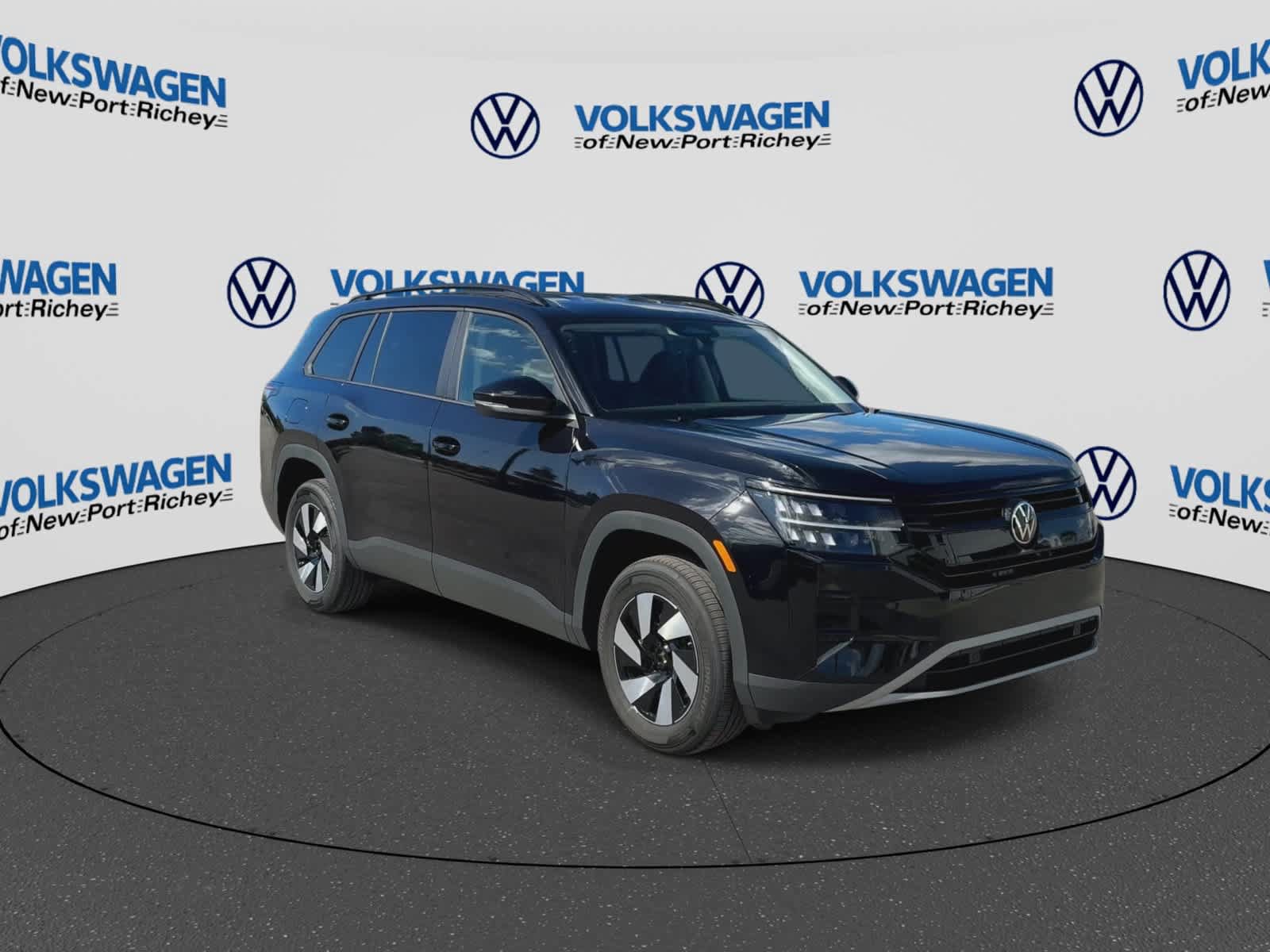 New 2027 Volkswagen Atlas SE FWD image 2