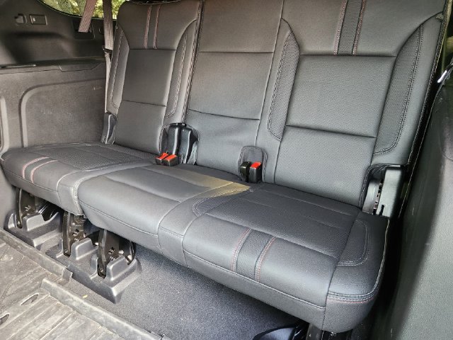 Used 2025 Chevrolet Suburban RST w/ Comfort Package AWD/4WD image 31
