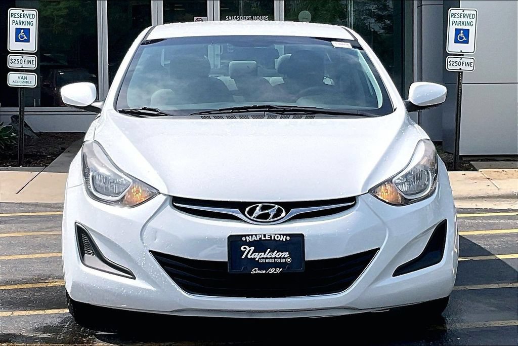 Used 2015 Hyundai Elantra SE FWD image 2
