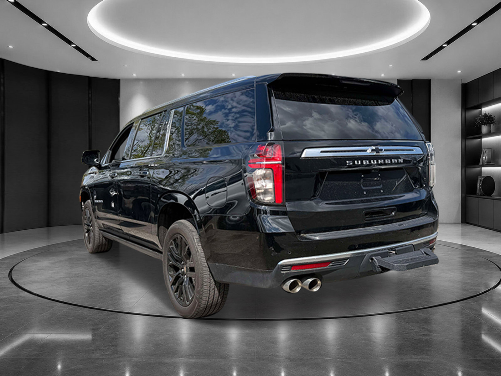 Certified 2024 Chevrolet Suburban High Country AWD/4WD image 3