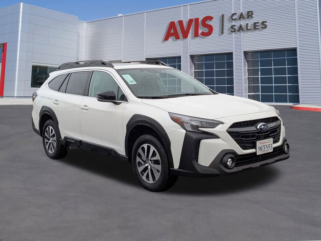 Used 2025 Subaru Outback Premium image 3