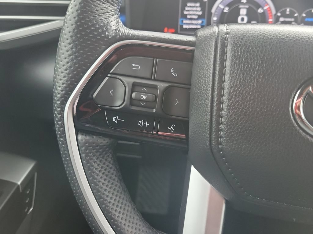 Certified 2024 Toyota Sequoia Platinum AWD/4WD image 19