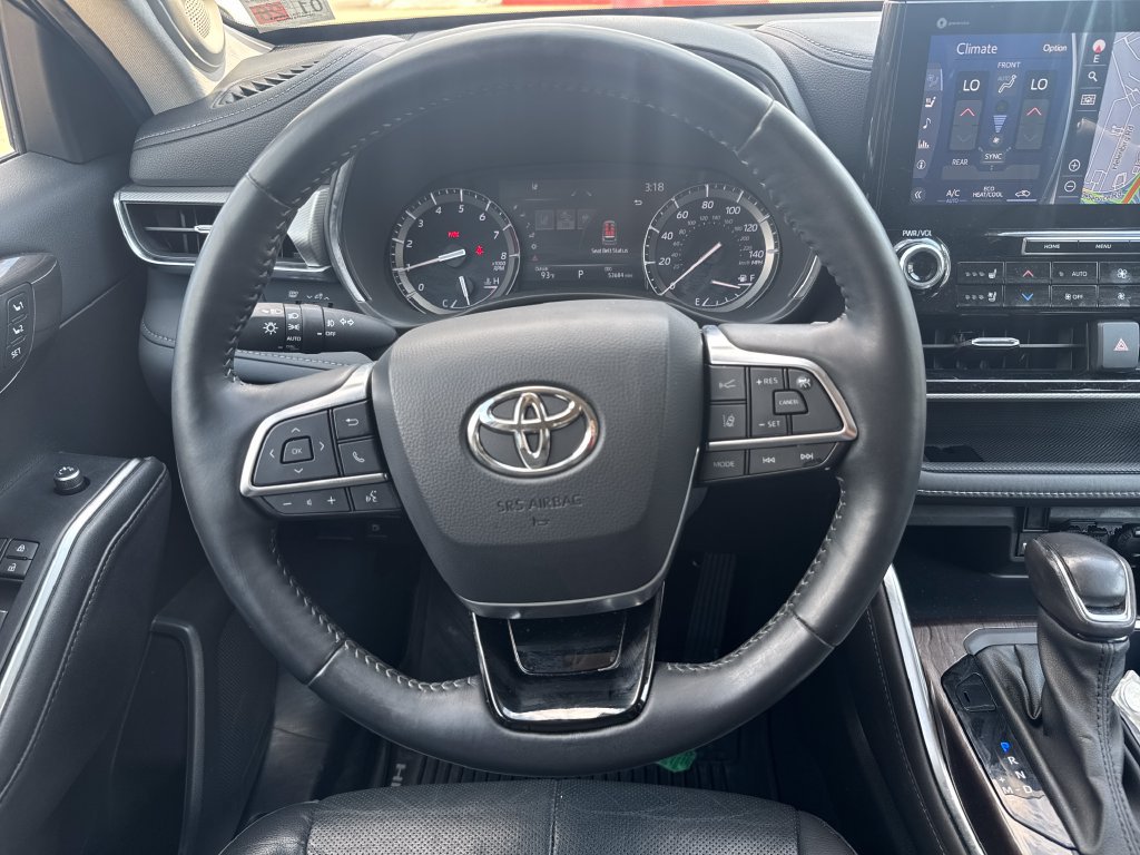 Certified 2021 Toyota Highlander Platinum AWD/4WD image 17