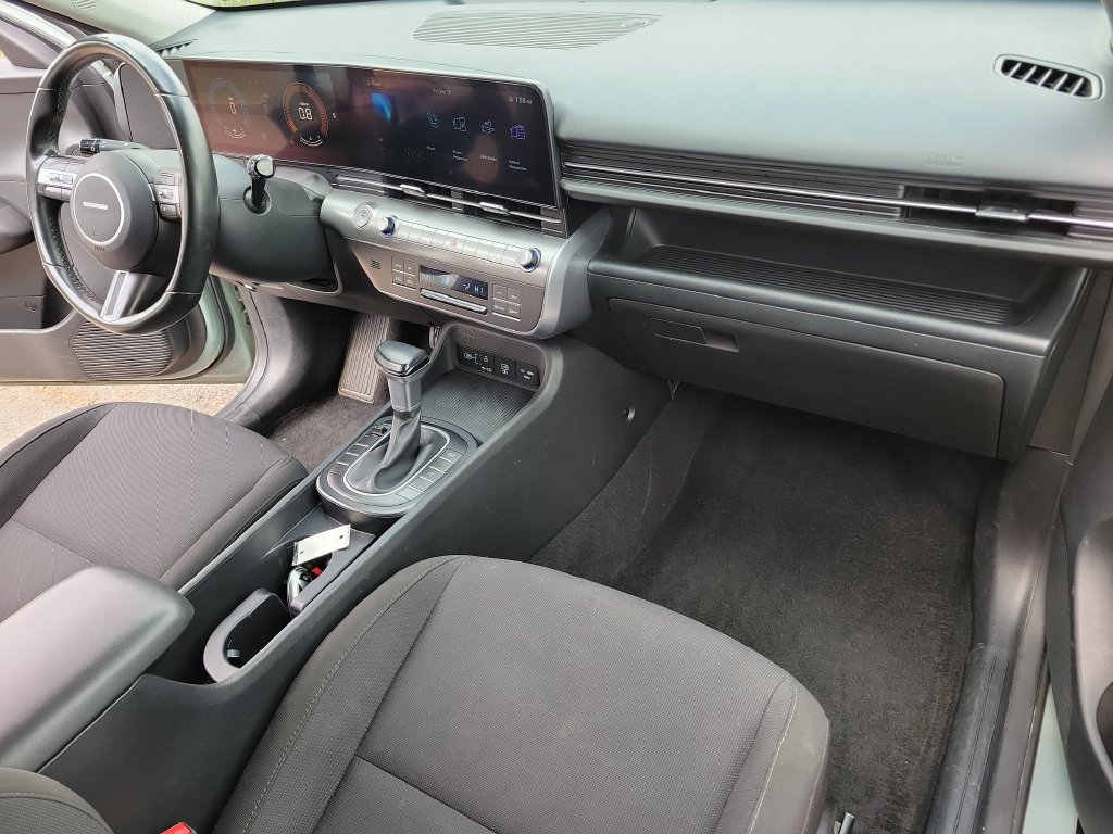 Used 2025 Hyundai Kona SEL FWD image 16