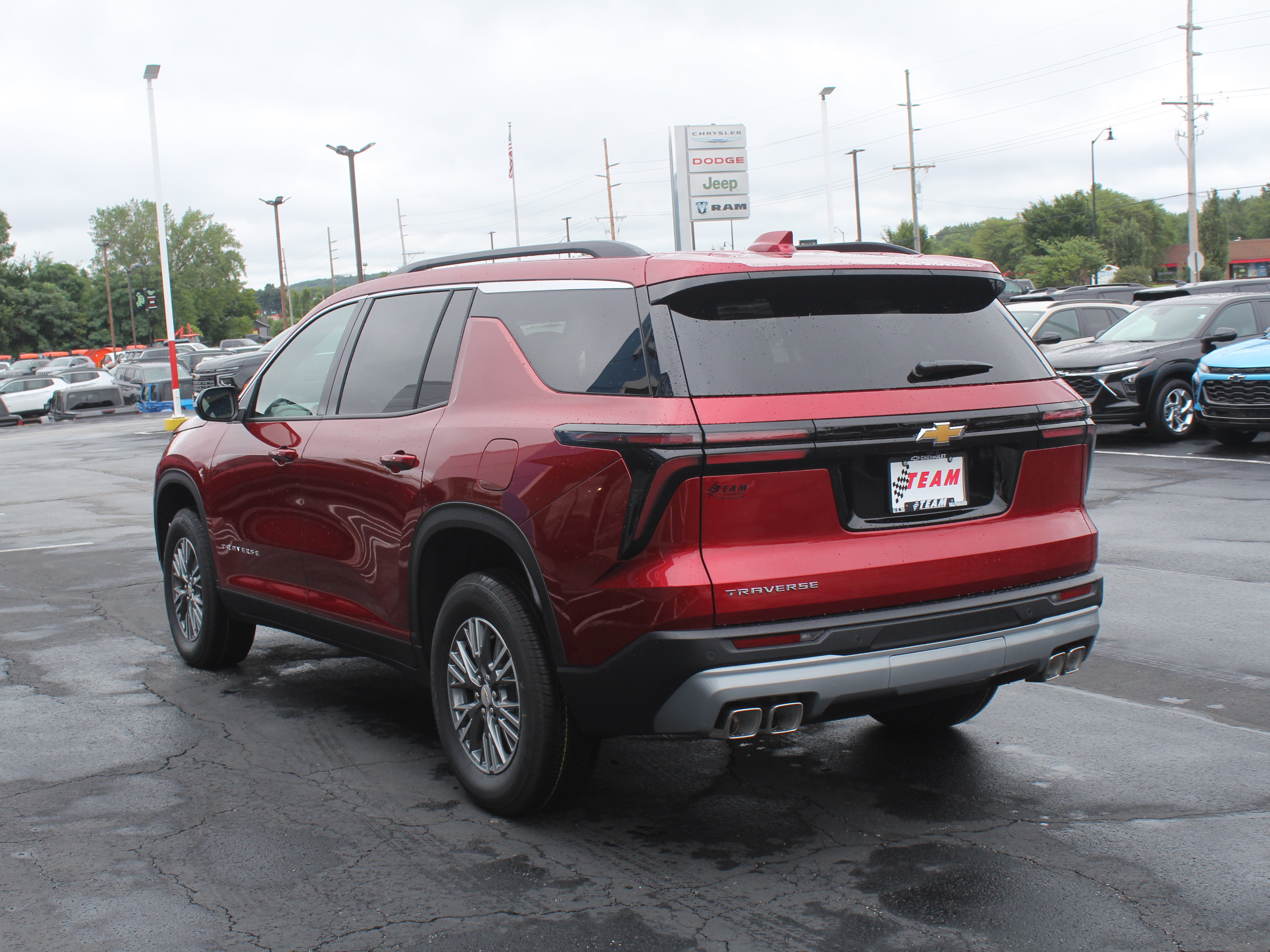 New 2027 Chevrolet Traverse LT FWD image 5