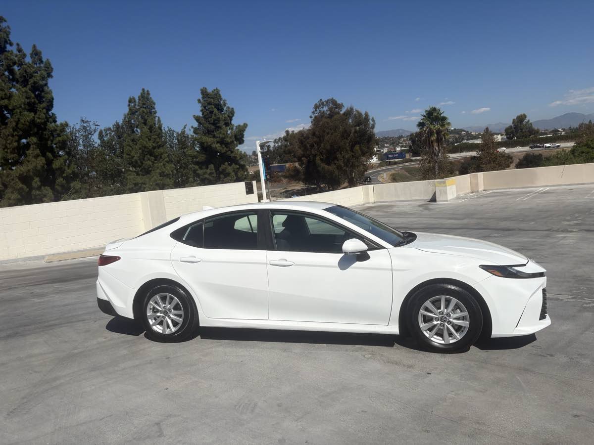 Used 2025 Toyota Camry LE FWD image 39