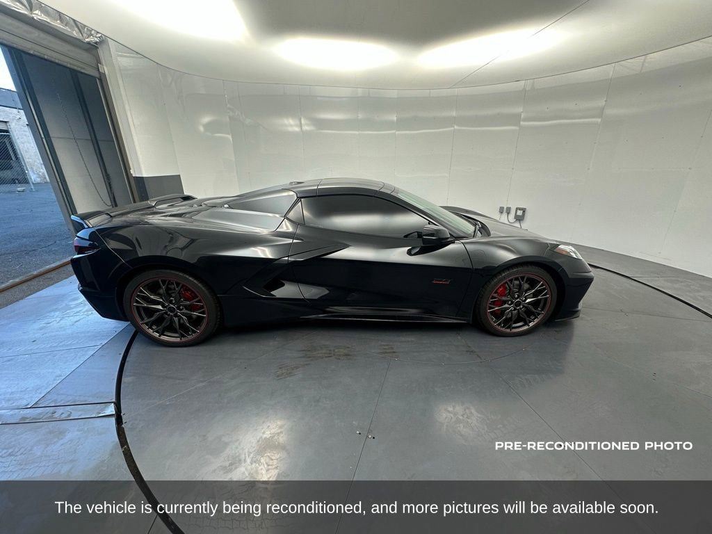 Used 2023 Chevrolet Corvette Stingray Premium Conv w/ Z51 Performance Package image 7
