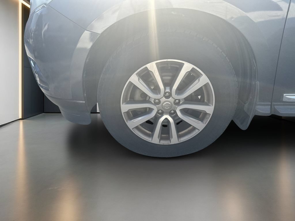 Used 2014 Nissan Pathfinder SL w/ SL Premium Package FWD image 2