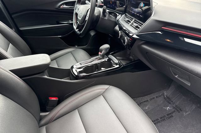 Used 2025 Chevrolet Trax RS w/ Sunroof Package FWD image 19