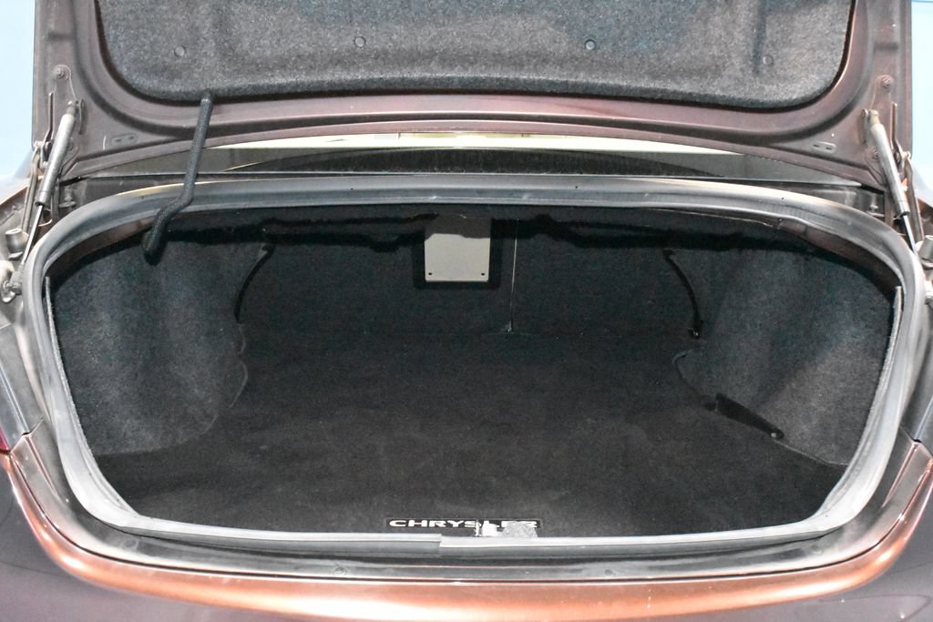 Used 2012 Chrysler 200 Touring FWD image 23