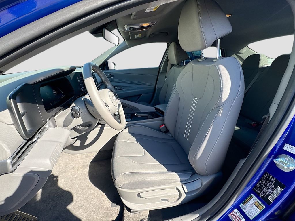 Used 2025 Hyundai Elantra Sport image 25
