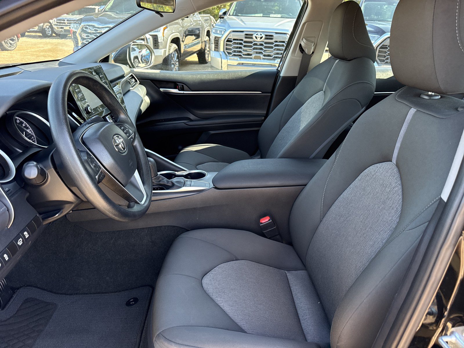 Used 2024 Toyota Camry LE FWD image 10