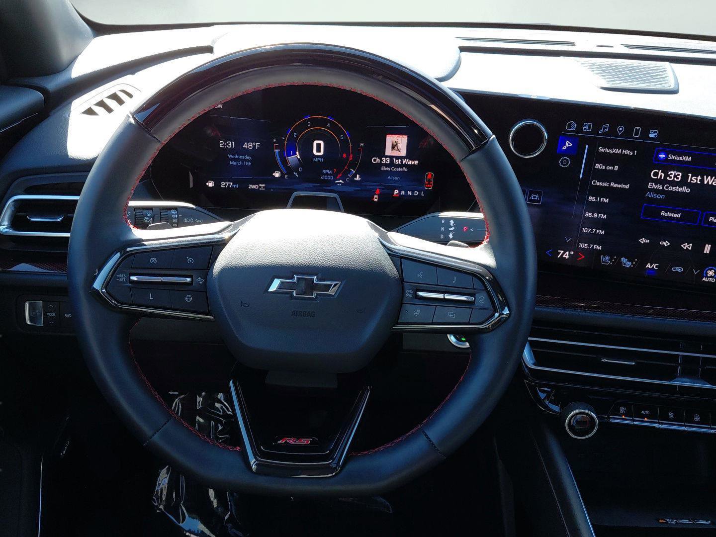 Used 2024 Chevrolet Traverse RS image 38