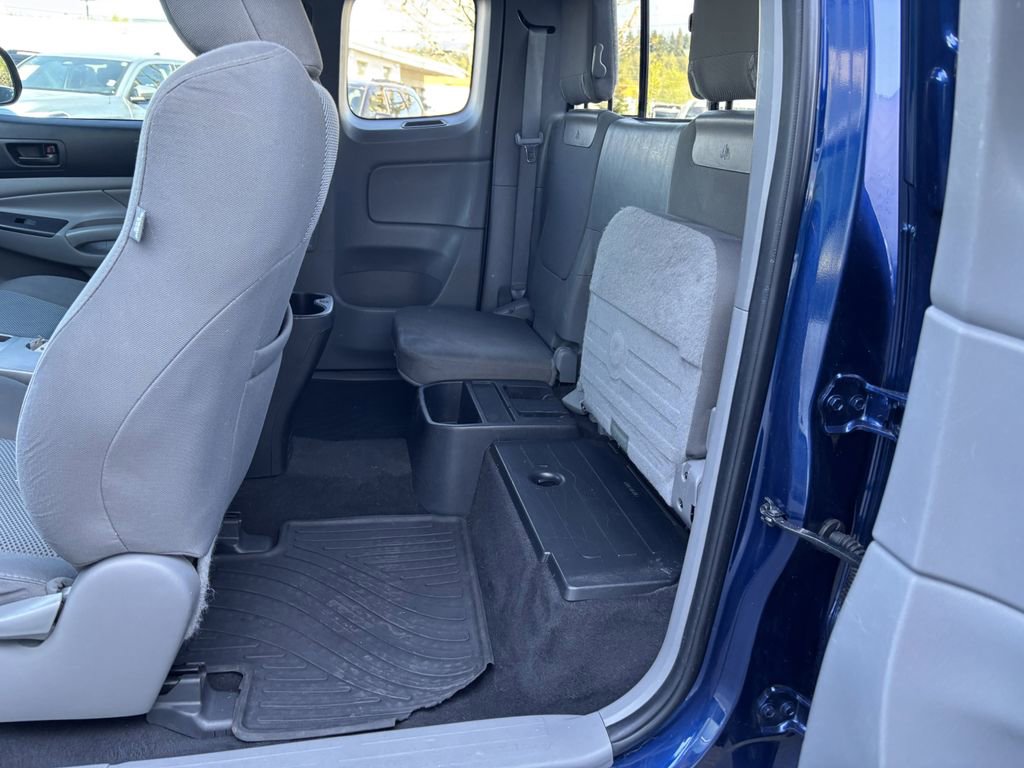 Used 2015 Toyota Tacoma 4x4 Access Cab V6 w/ TRD Sport Package image 24