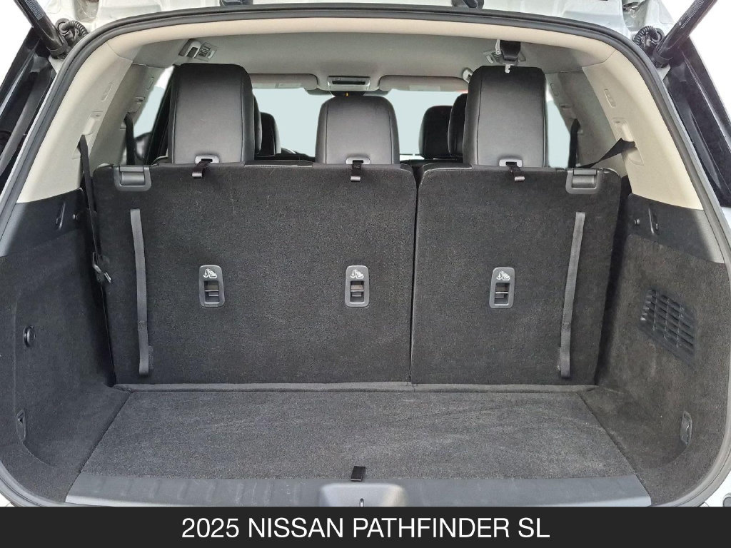 Certified 2025 Nissan Pathfinder SL FWD image 24