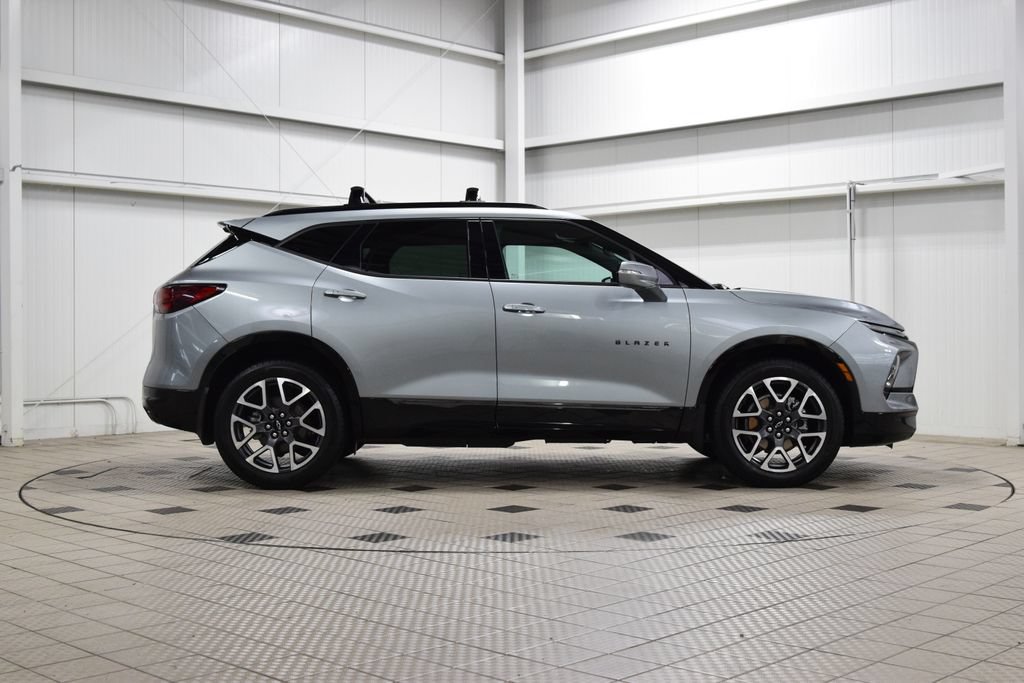 Used 2024 Chevrolet Blazer RS w/ Enhanced Convenience Package AWD/4WD image 9
