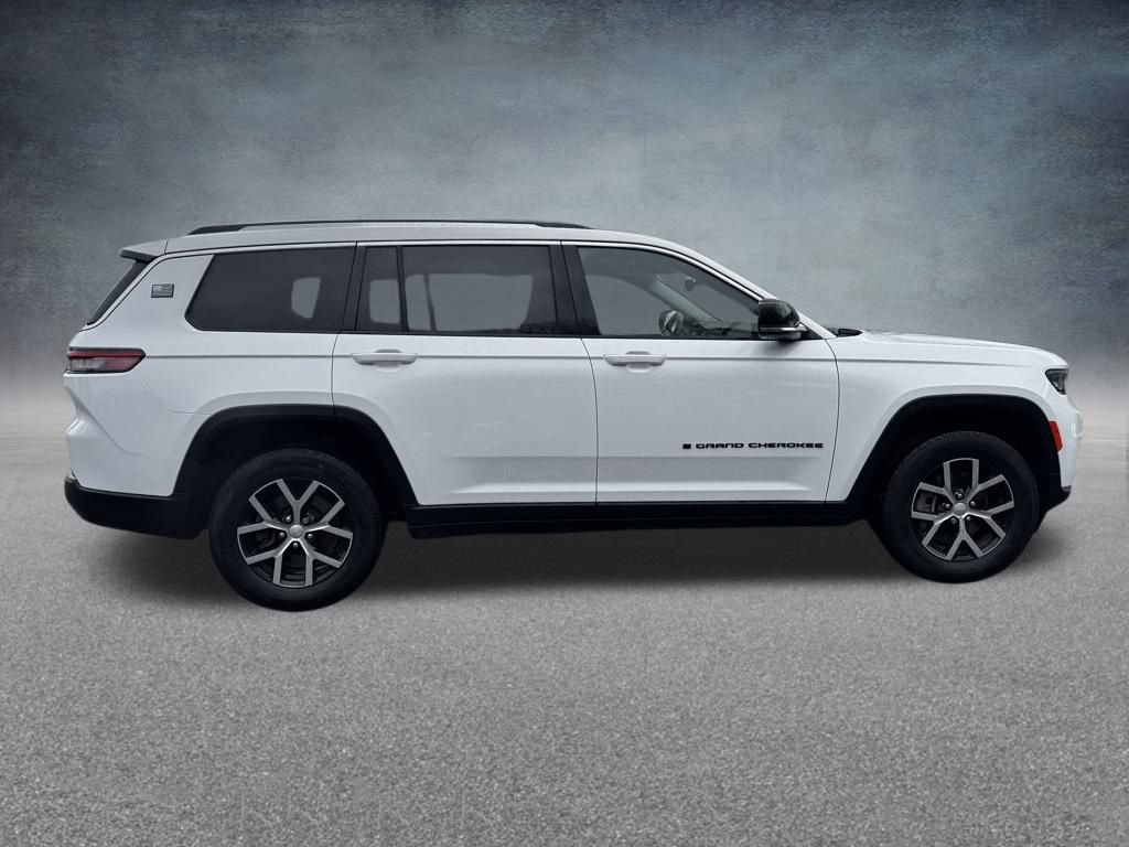 Used 2023 Jeep Grand Cherokee L Limited w/ Trailer Tow Group (B) AWD/4WD image 9
