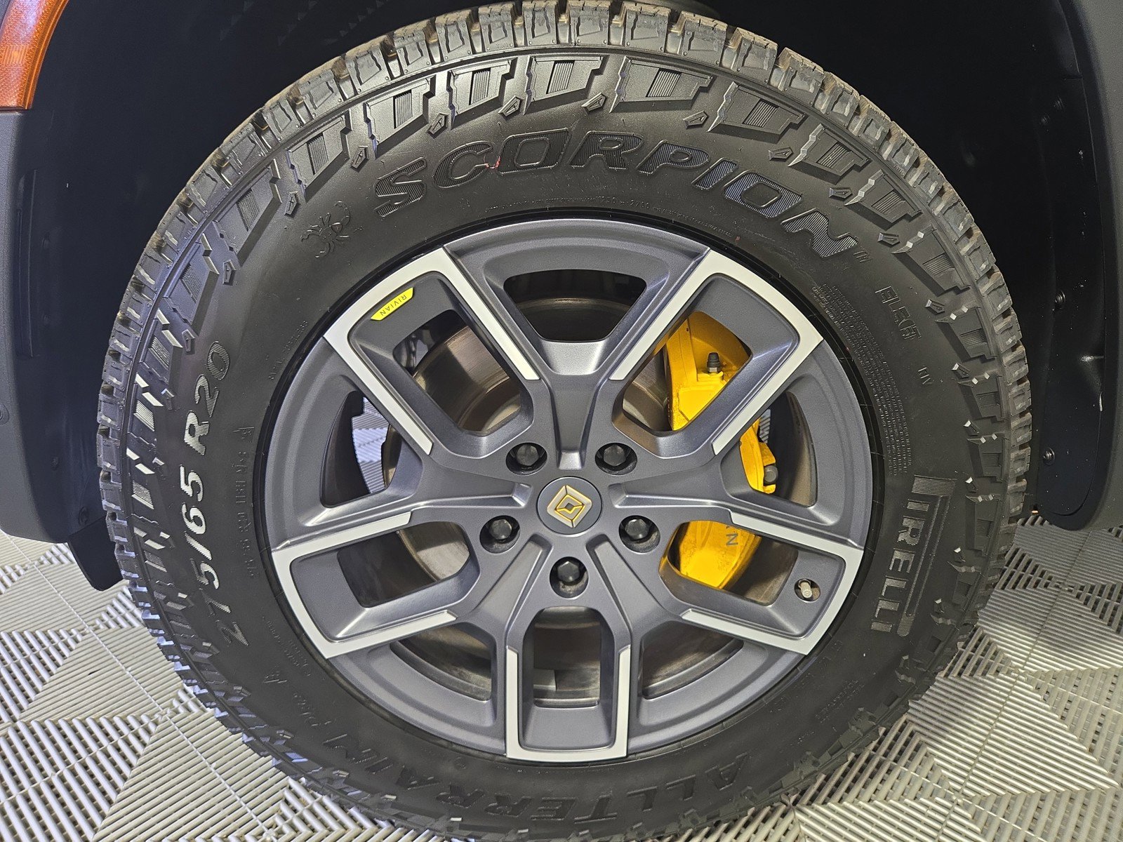 Used 2022 Rivian R1T Launch Edition image 9