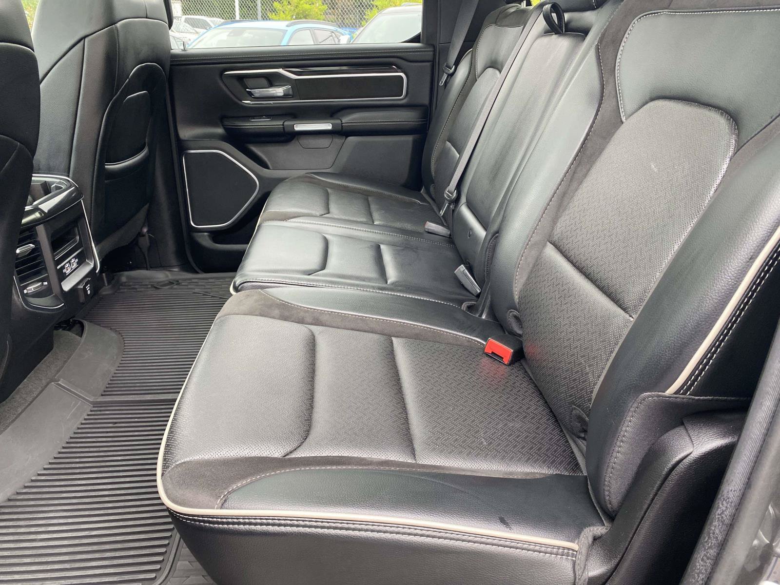 Used 2022 RAM 1500 Laramie AWD/4WD image 23