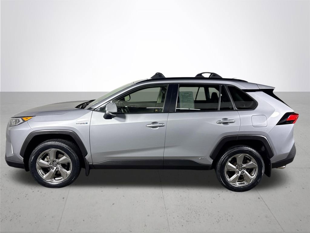 Used 2021 Toyota RAV4 XLE Premium image 9