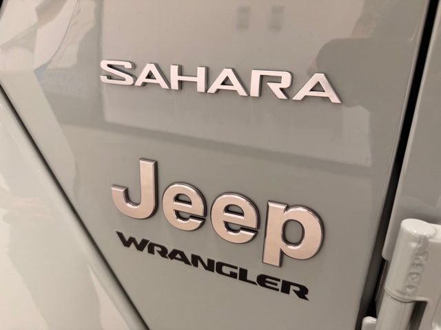 Used 2024 Jeep Wrangler Unlimited Sahara w/ Technology Group AWD/4WD image 15