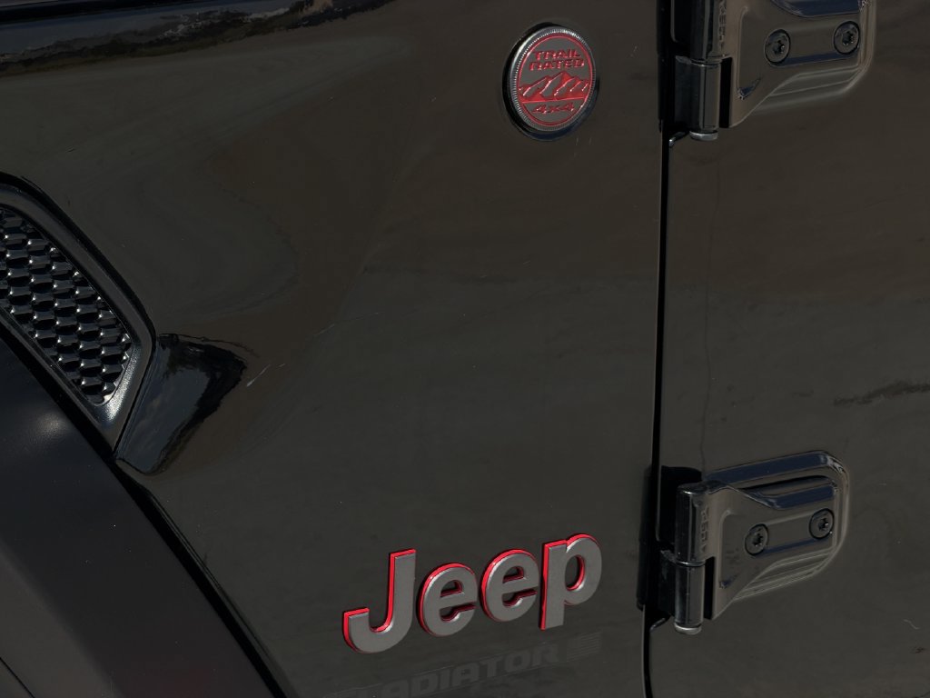 Used 2025 Jeep Gladiator Rubicon AWD/4WD image 10