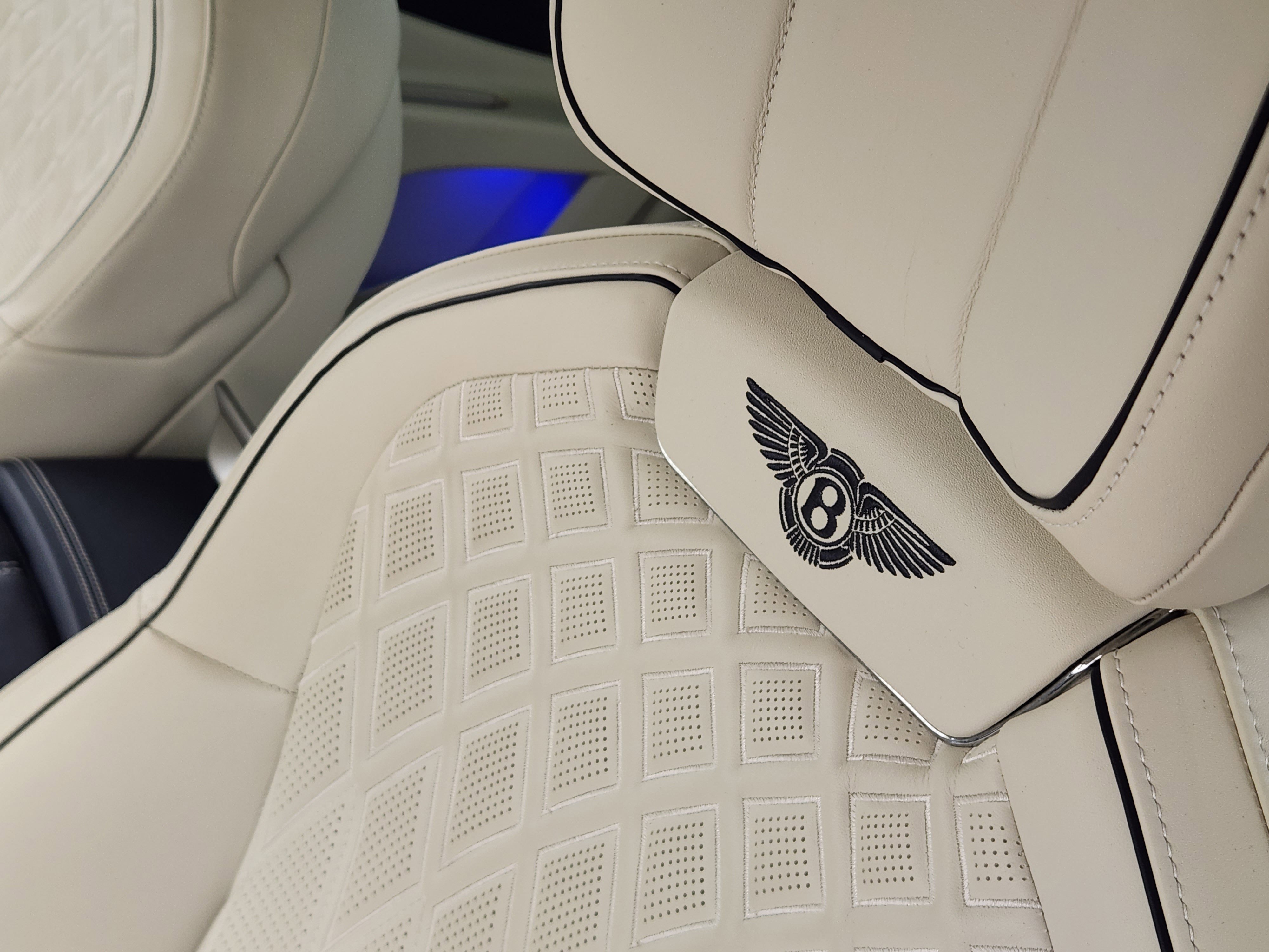 Used 2021 Bentley Flying Spur W12 image 15