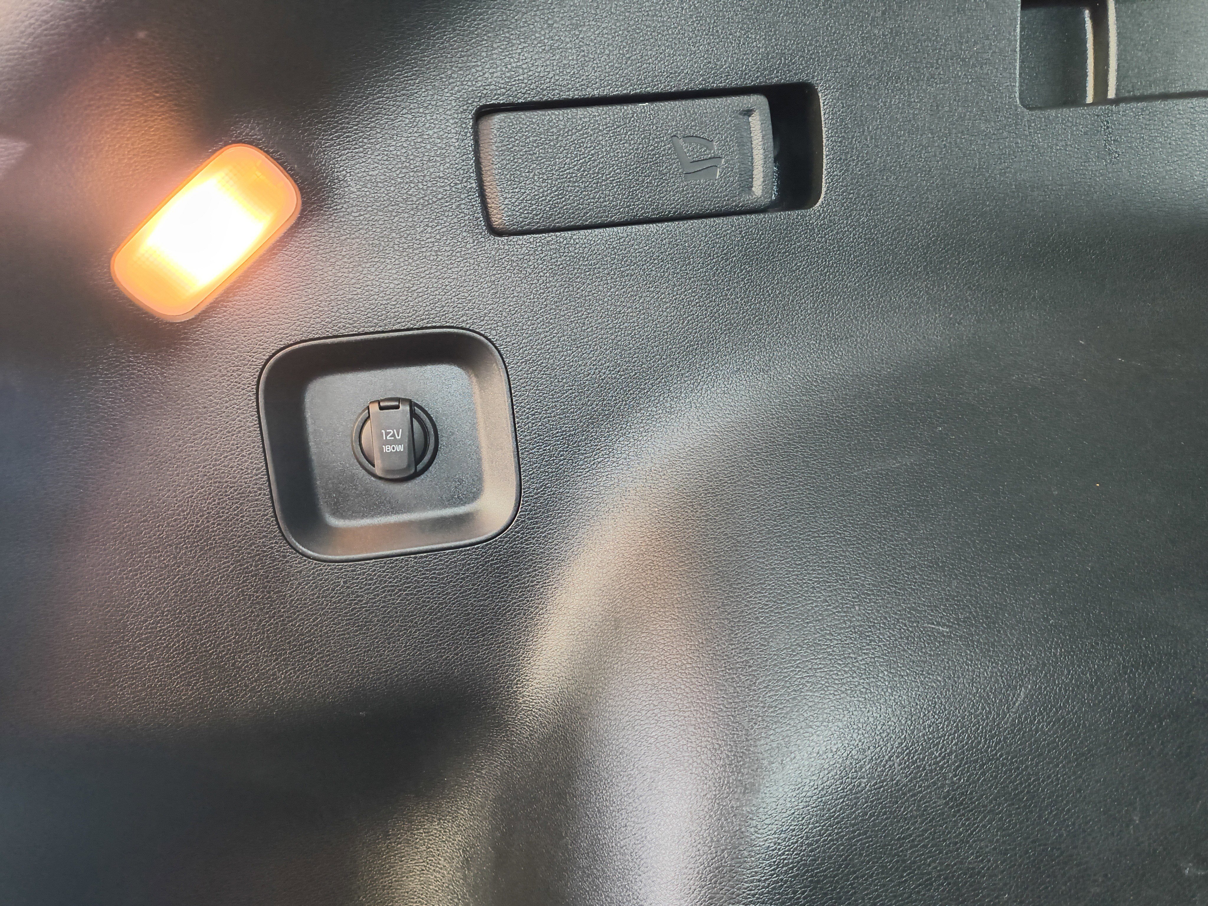 Used 2023 Kia Sportage LX image 8