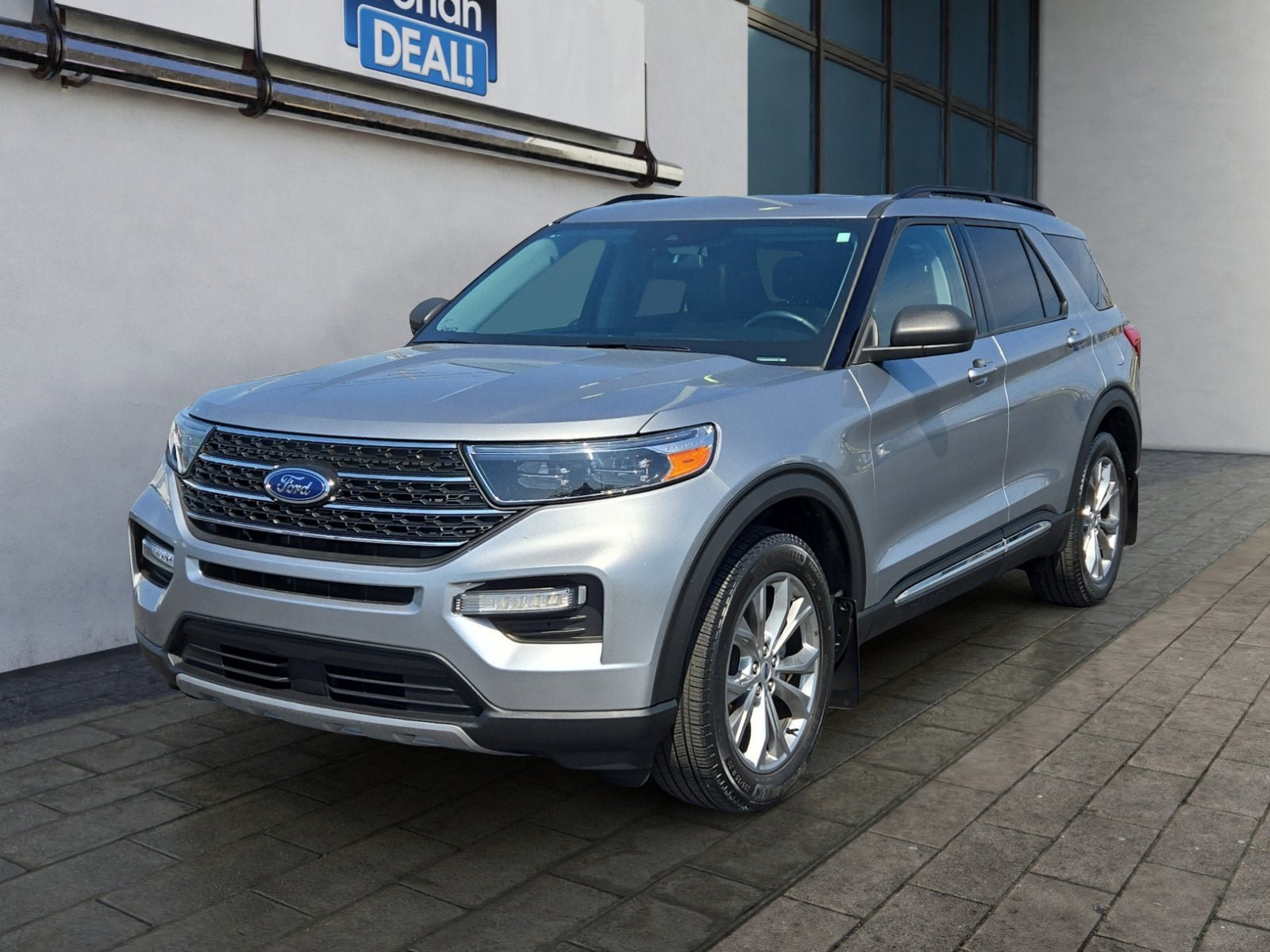 Used 2023 Ford Explorer XLT w/ Equipment Group 202A image 7