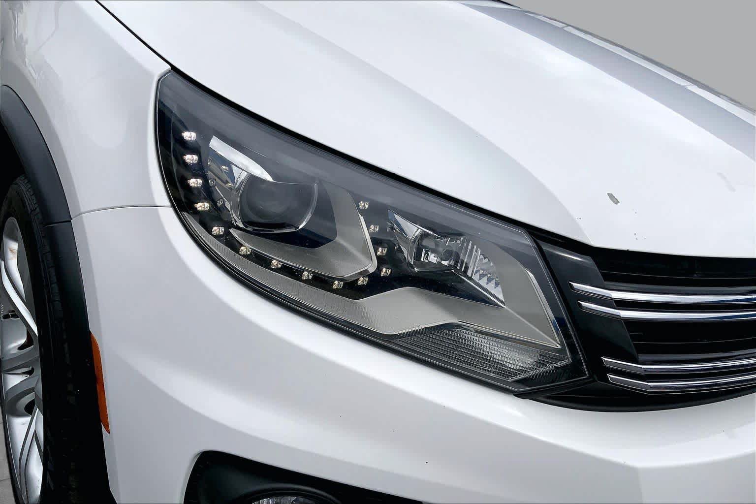 Used 2012 Volkswagen Tiguan SEL FWD image 27