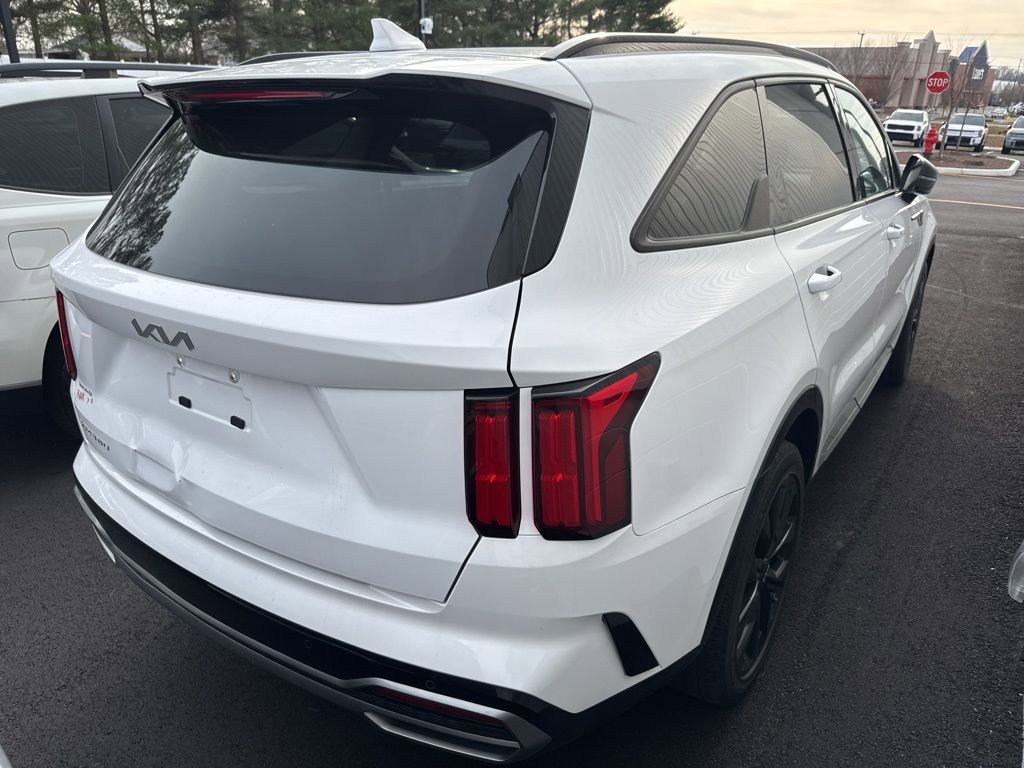 Used 2023 Kia Sorento SX image 3
