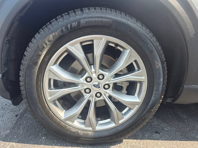 Used 2020 Ford Explorer XLT w/ Equipment Group 202A AWD/4WD image 10