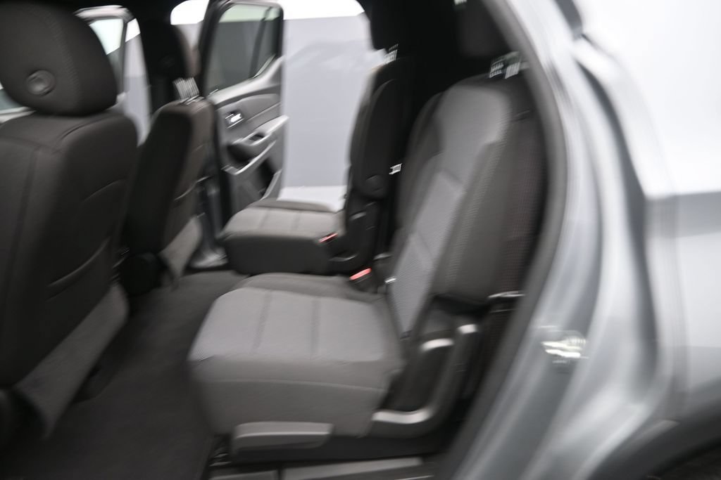 Used 2023 Chevrolet Traverse LT w/ Rear Camera Mirror Package AWD/4WD image 16