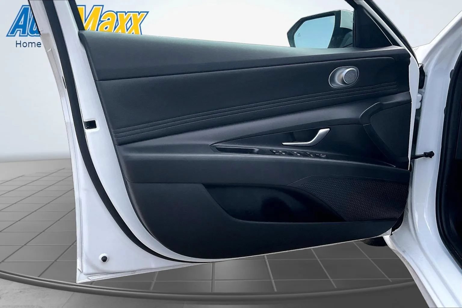 Used 2023 Hyundai Elantra SEL w/ Convenience Package FWD image 25