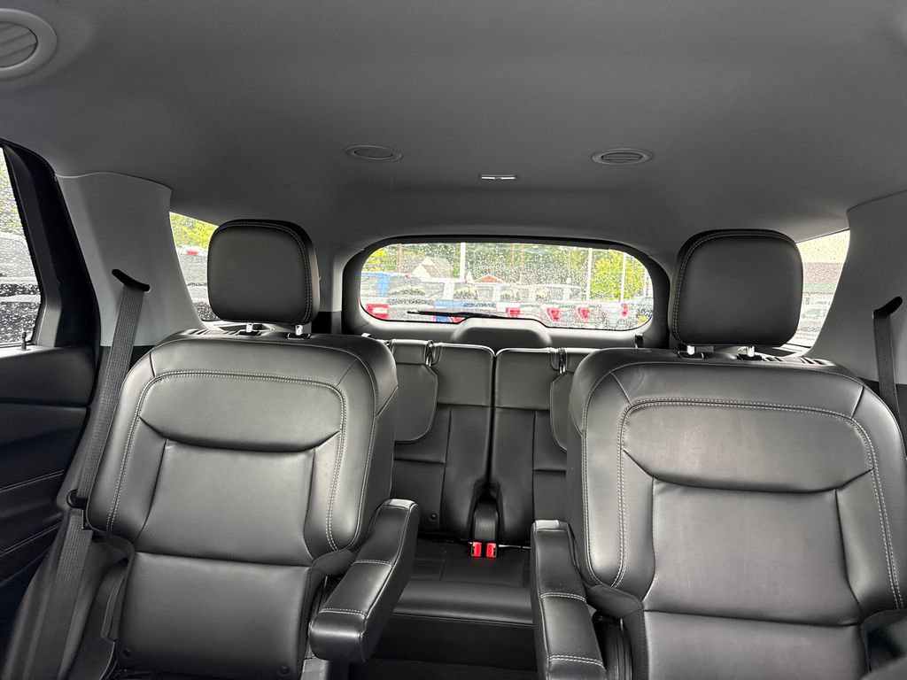 Used 2024 Ford Explorer XLT w/ Equipment Group 202A AWD/4WD image 41