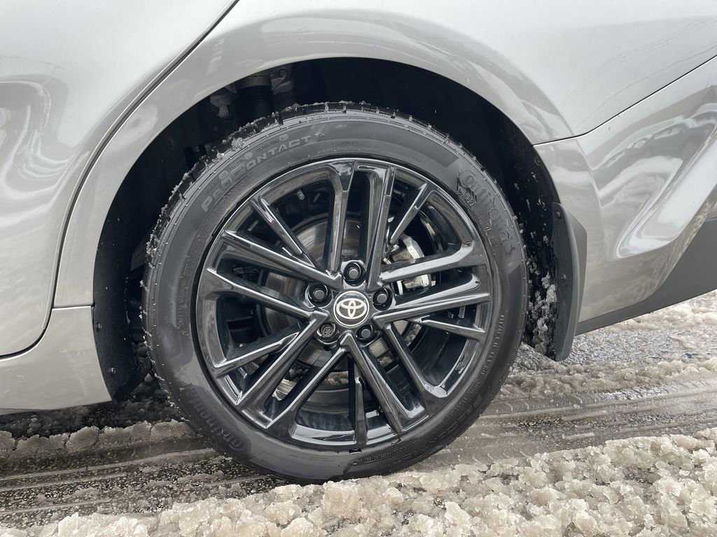 Used 2025 Toyota Camry SE AWD/4WD image 10