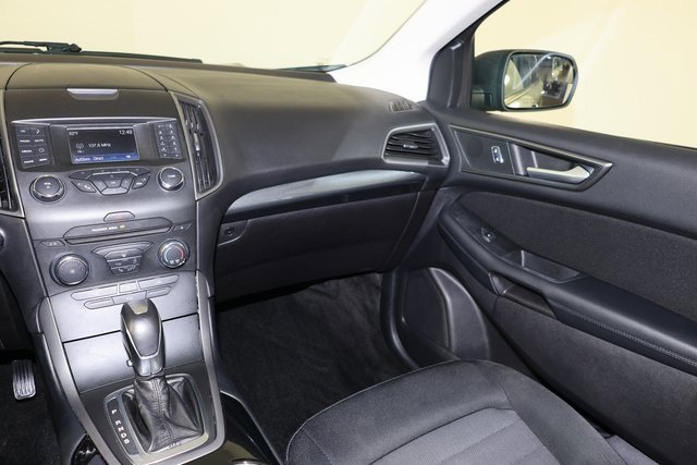 Used 2018 Ford Edge SE image 11
