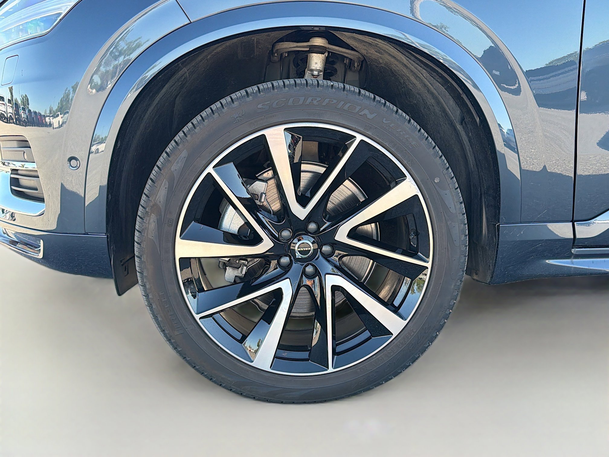 Used 2025 Volvo XC90 B5 Plus w/ Protection Package Premier AWD/4WD image 41
