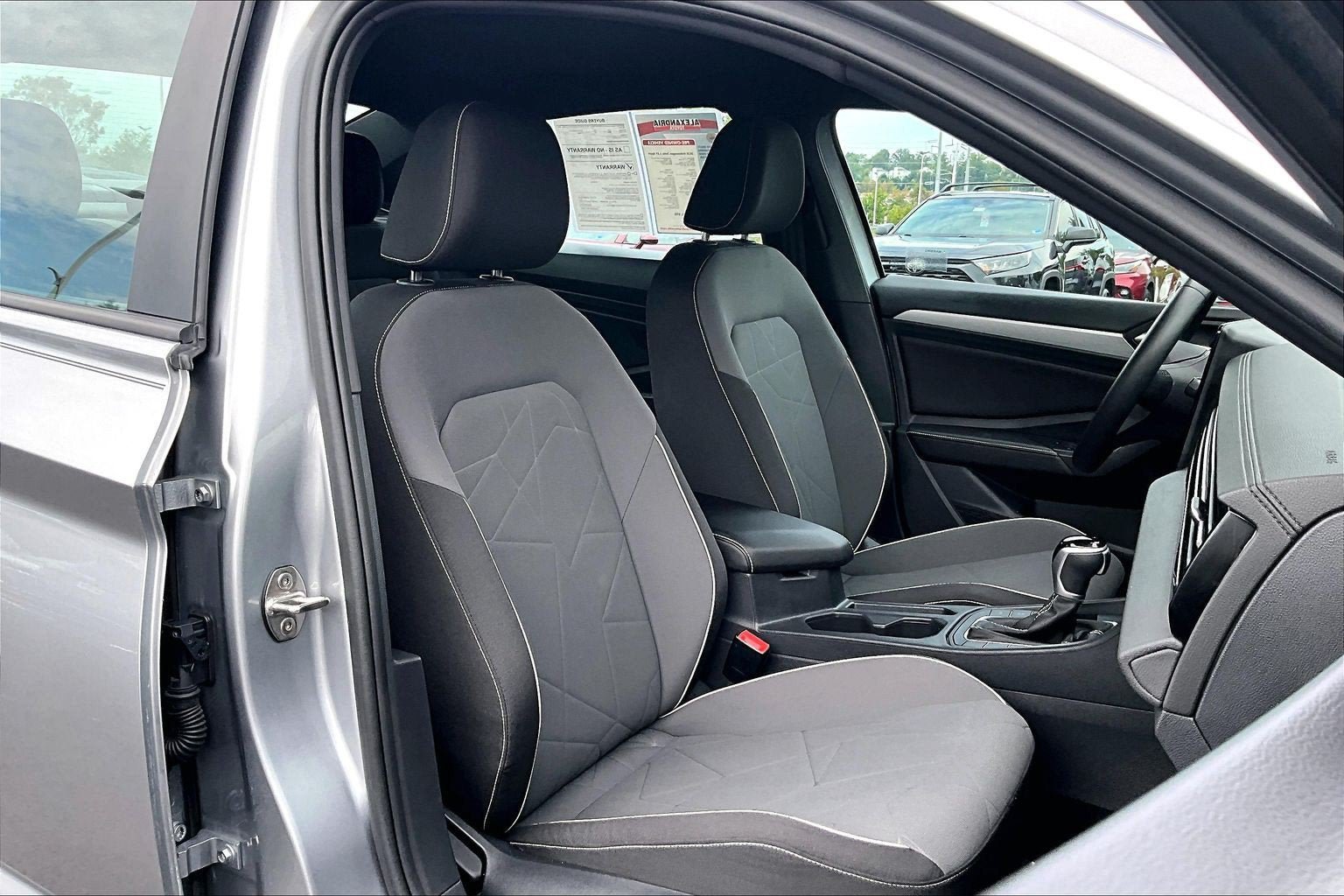 Used 2025 Volkswagen Jetta Sport FWD image 7