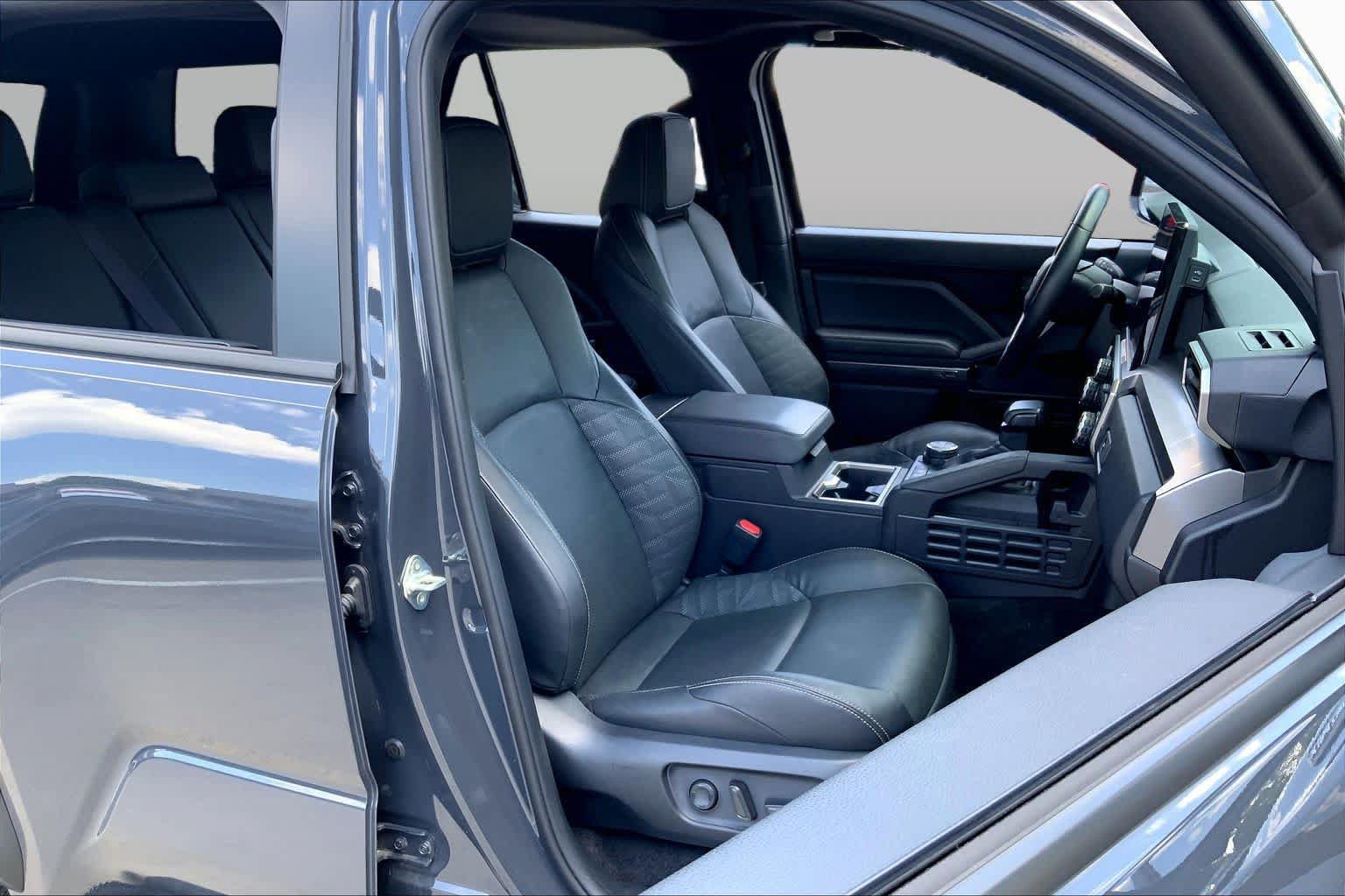 Certified 2025 Toyota 4Runner TRD Off-Road Premium AWD/4WD image 9